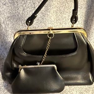 Beautiful vintage purse with coin purse attached by chain.
